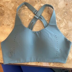 Lululemon Green Sports Bra with Adjustable Cross-Back Straps